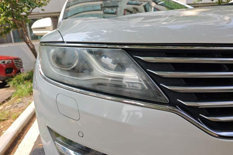 Used Lincoln MKC 2014 2.0T Four-Wheel Drive Luxury Edition Right Front Headlight