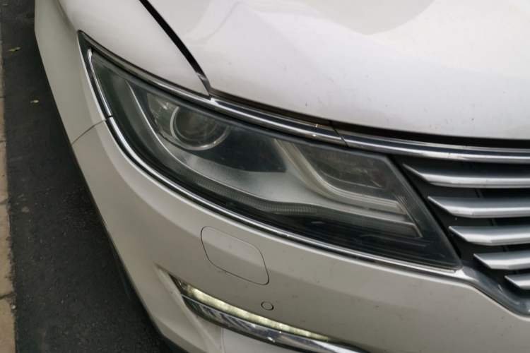 Used Lincoln MKC 2014 2.0T Two-Wheel-Drive Luxury Edition Right Front Headlight