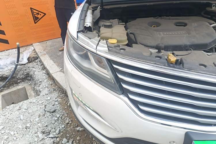 Used Lincoln MKC 2014 2.0T Four-Wheel Drive Luxury Edition Right Front Headlight