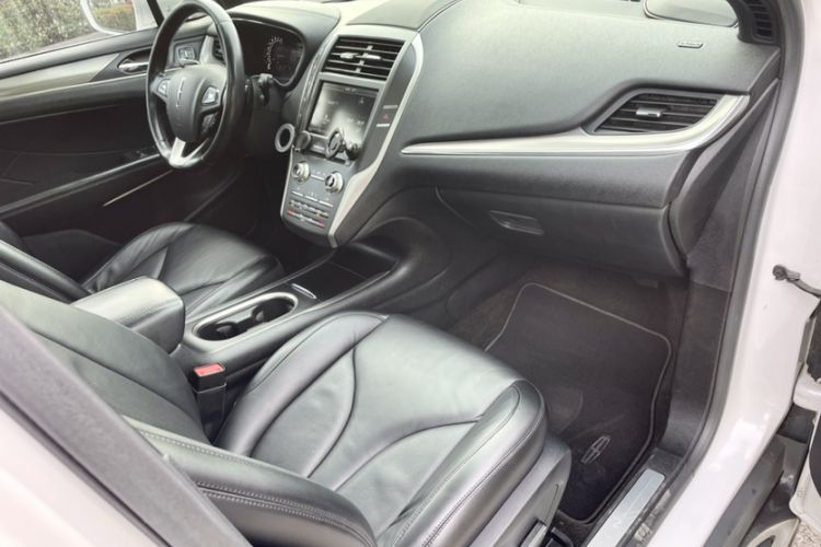Used Lincoln MKC 2014 2.0T Two-Wheel Drive Deluxe Edition Right Front Seat