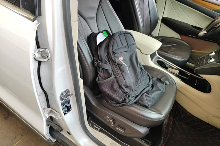 Used Lincoln MKC 2014 2.0T Four-Wheel Drive Luxury Edition Right Front Seat
