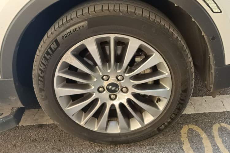 Used Lincoln MKC 2014 2.0T Four-Wheel Drive Luxury Edition Right Front Wheel Hub