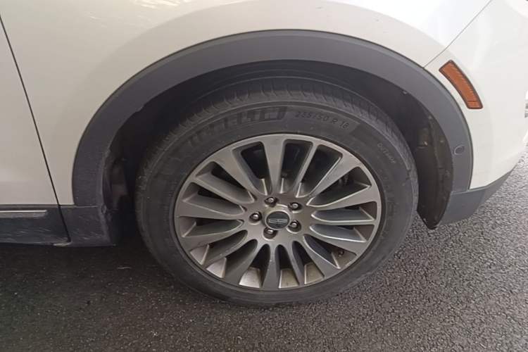 Used Lincoln MKC 2014 2.0T Four-Wheel Drive Luxury Edition Right Front Wheel Hub