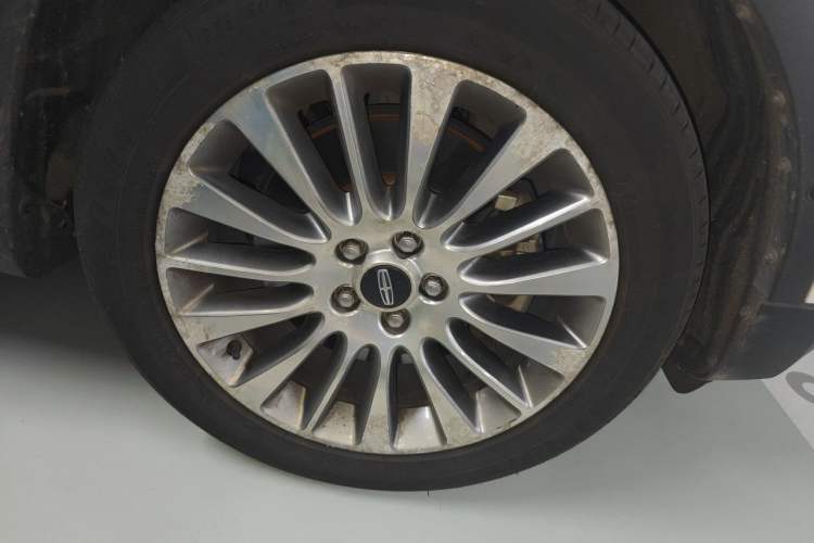 Used Lincoln MKC 2014 2.0T Four-Wheel Drive Luxury Edition Right Front Wheel Hub