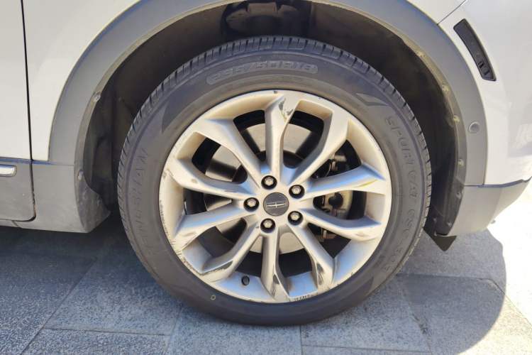 Used Lincoln MKC 2014 2.0T Two-Wheel-Drive Luxury Edition Right Front Wheel Hub