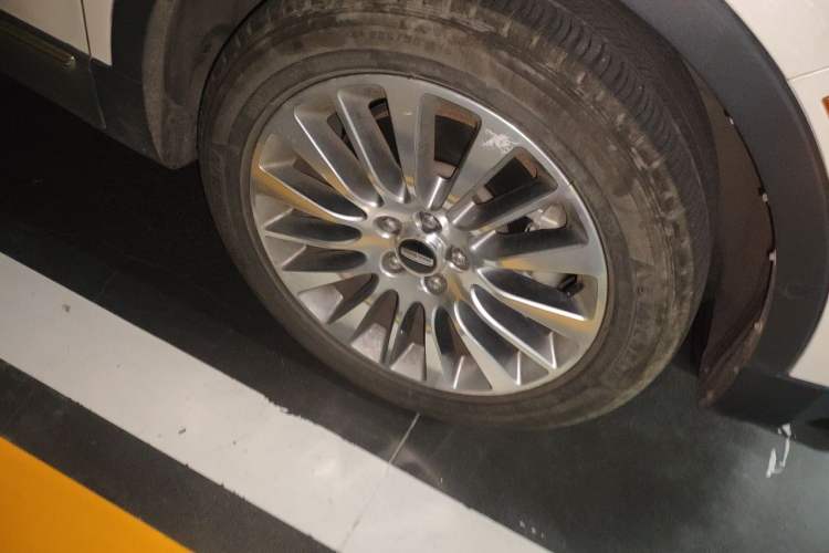 Used Lincoln MKC 2014 2.0T Four-Wheel Drive Luxury Edition Right Front Wheel Hub