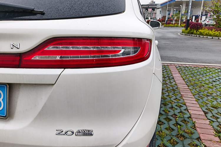 Used Lincoln MKC 2014 2.0T Four-Wheel Drive Luxury Edition Right Rear Taillight