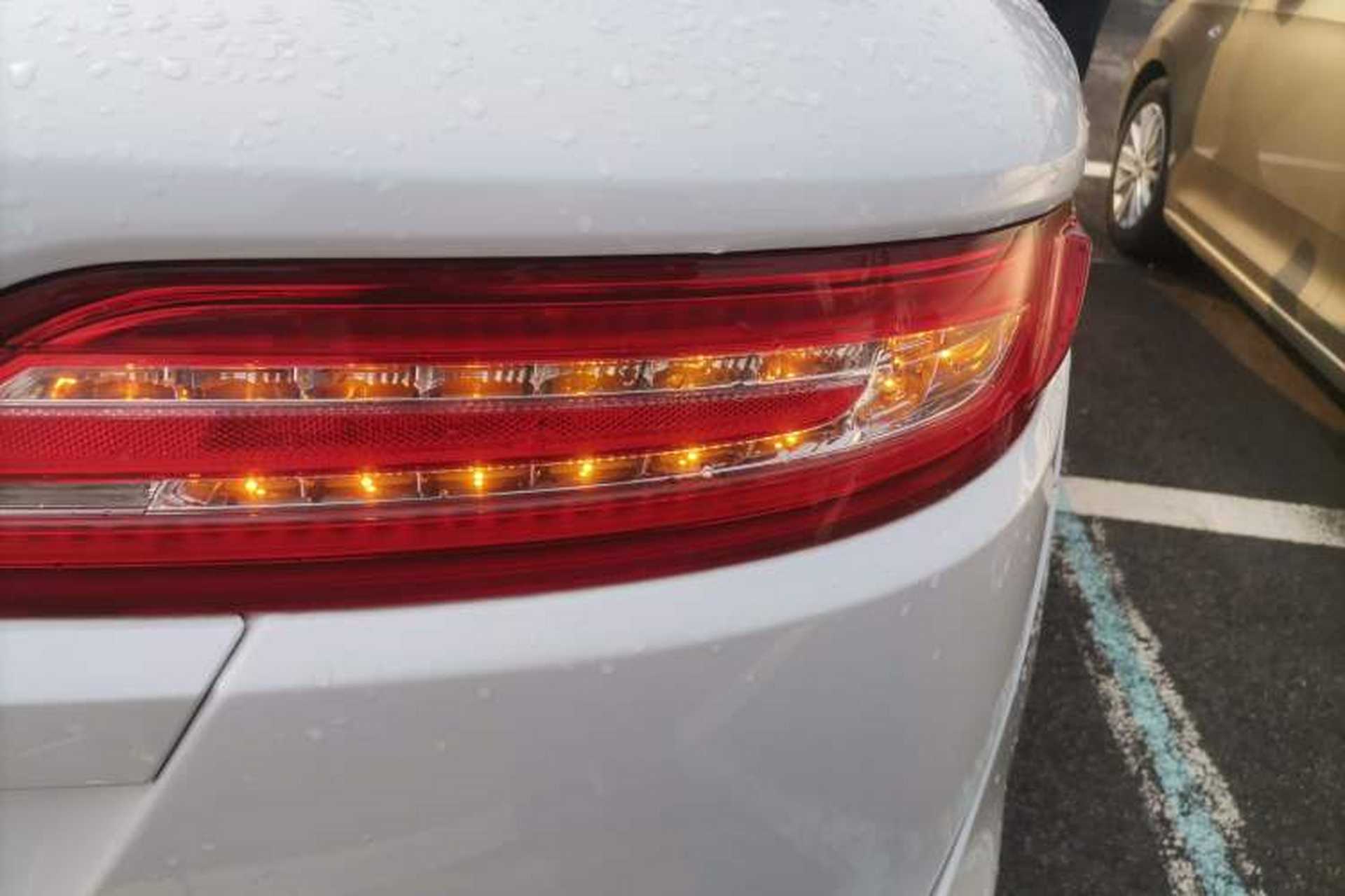 Used Lincoln MKC 2014 2.0T Two-Wheel Drive Deluxe Edition Right Rear Taillight