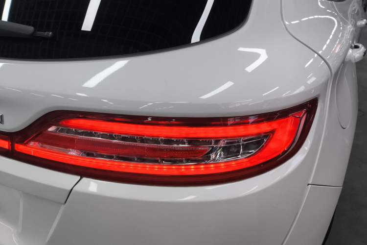 Used Lincoln MKC 2014 2.0T Four-Wheel Drive Luxury Edition Right Rear Taillight