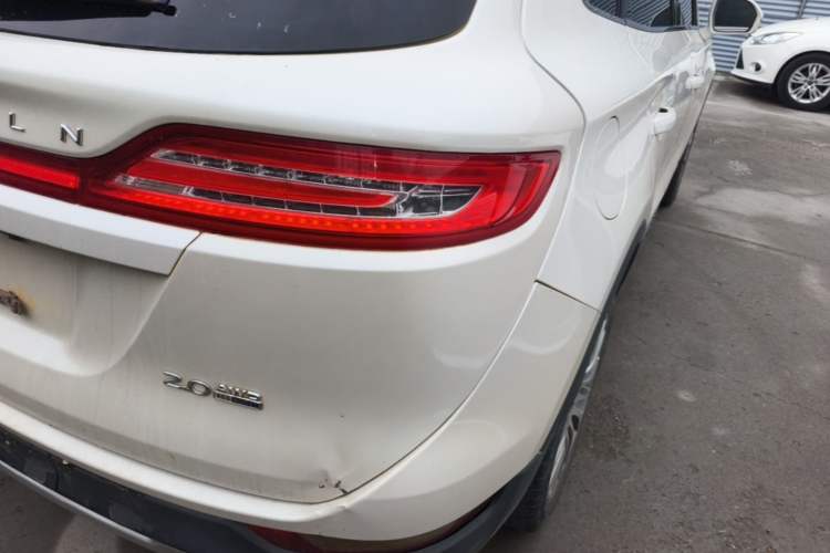 Used Lincoln MKC 2014 2.0T Four-Wheel Drive Luxury Edition Right Rear Taillight
