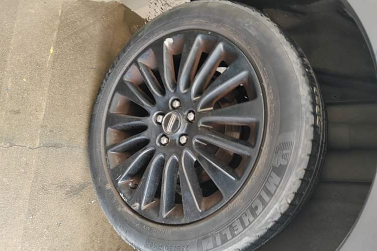 Used Lincoln MKC 2014 2.0T Four-Wheel Drive Luxury Edition Right Rear Wheel Hub