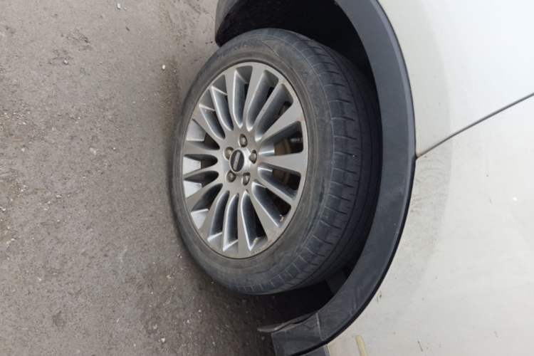 Used Lincoln MKC 2014 2.0T Four-Wheel Drive Luxury Edition Right Rear Wheel Hub