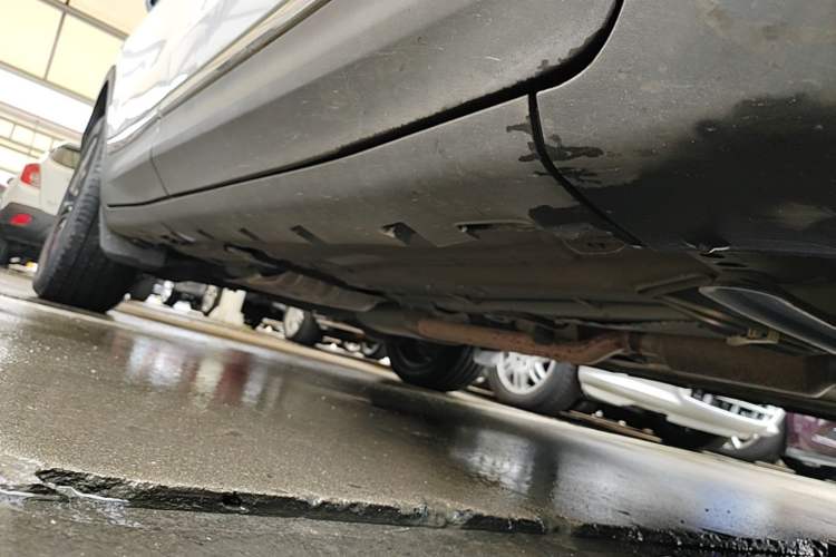 Used Lincoln MKC 2014 2.0T Four-Wheel Drive Luxury Edition Right Side Sill