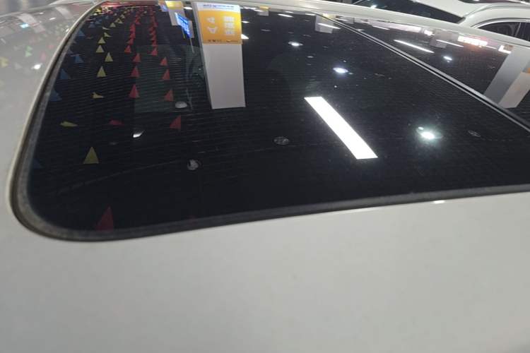 Used Lincoln MKC 2014 2.0T Two-Wheel-Drive Luxury Edition Roof