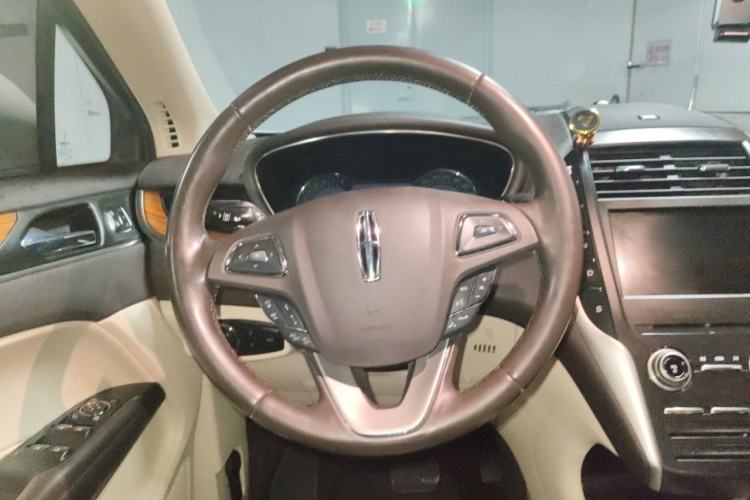 Used Lincoln MKC 2014 2.0T Four-Wheel Drive Prestige Edition Steering Wheel
