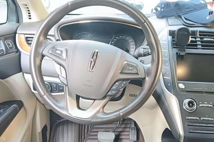 Used Lincoln MKC 2014 2.0T Four-Wheel Drive Luxury Edition Steering Wheel