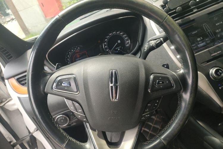 Used Lincoln MKC 2014 2.0T Two-Wheel-Drive Luxury Edition Steering Wheel