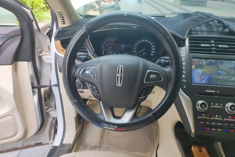 Used Lincoln MKC 2014 2.0T Two-Wheel-Drive Luxury Edition Steering Wheel