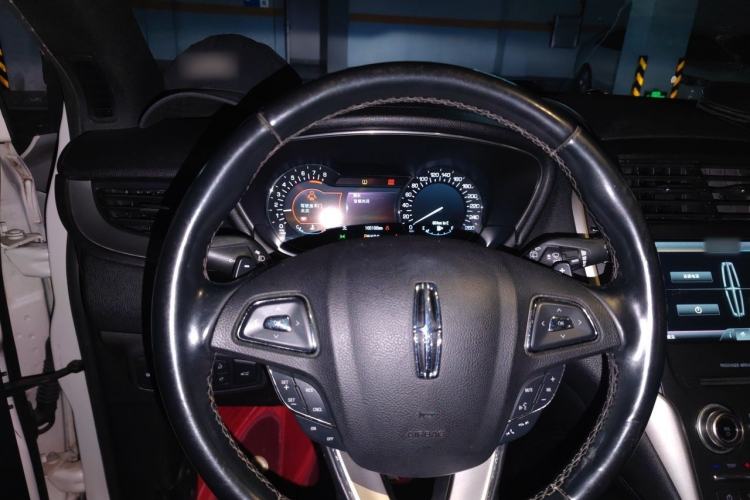 Used Lincoln MKC 2014 2.0T Two-Wheel Drive Deluxe Edition Steering Wheel