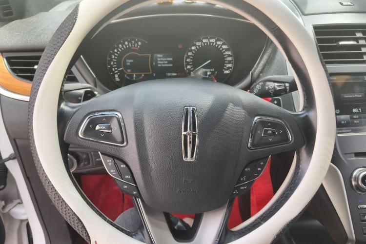 Used Lincoln MKC 2014 2.0T Two-Wheel-Drive Luxury Edition Steering Wheel