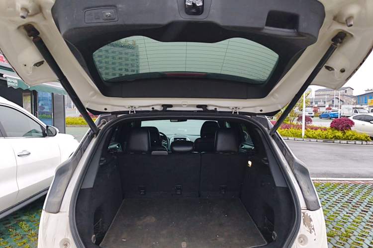 Used Lincoln MKC 2014 2.0T Four-Wheel Drive Luxury Edition Trunk