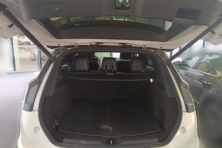 Used Lincoln MKC 2014 2.0T Four-Wheel Drive Luxury Edition Trunk