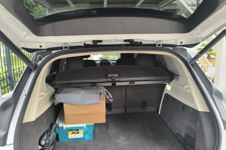 Used Lincoln MKC 2014 2.0T Four-Wheel Drive Luxury Edition Trunk