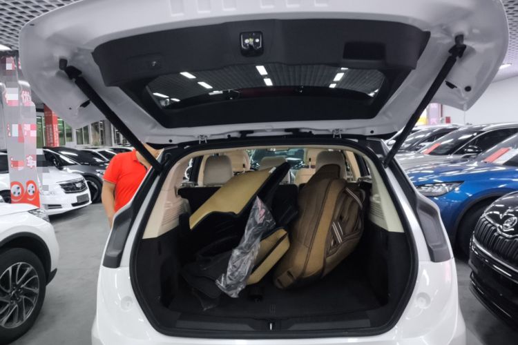 Used Lincoln MKC 2014 2.0T Four-Wheel Drive Luxury Edition Trunk