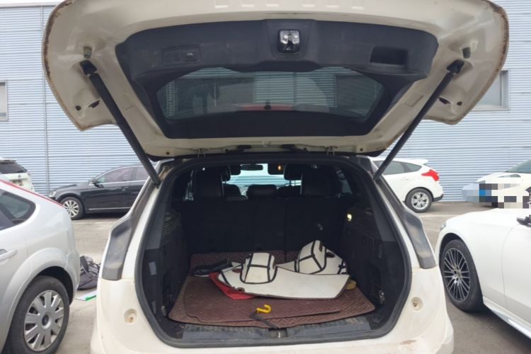 Used Lincoln MKC 2014 2.0T Four-Wheel Drive Luxury Edition Trunk