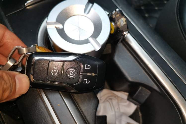 Used Lincoln MKC 2014 2.0T Two-Wheel-Drive Luxury Edition Vehicle Key