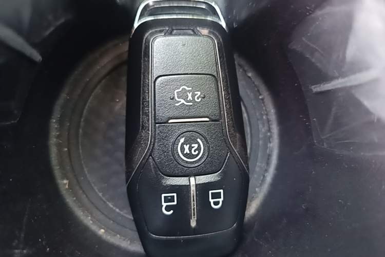 Used Lincoln MKC 2014 2.0T Four-Wheel Drive Luxury Edition Vehicle Key