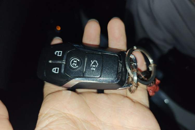 Used Lincoln MKC 2014 2.0T Four-Wheel Drive Luxury Edition Vehicle Key