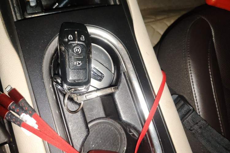 Used Lincoln MKC 2014 2.0T Four-Wheel Drive Luxury Edition Vehicle Key