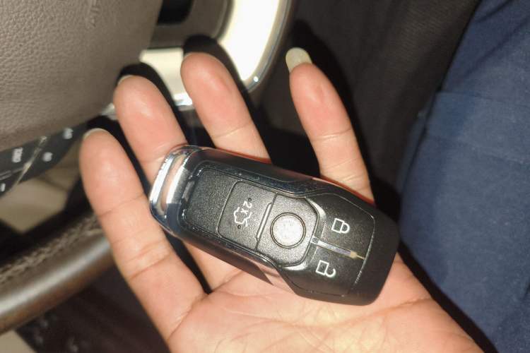 Used Lincoln MKC 2014 2.0T Two-Wheel-Drive Luxury Edition Vehicle Key
