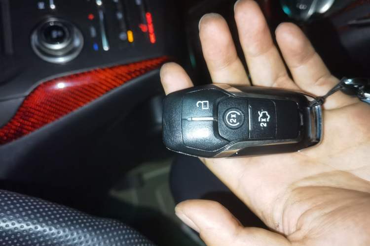 Used Lincoln MKC 2014 2.0T Two-Wheel Drive Deluxe Edition Vehicle Key