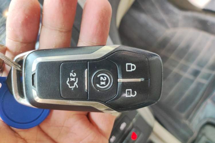 Used Lincoln MKC 2014 2.0T Two-Wheel-Drive Luxury Edition Vehicle Key