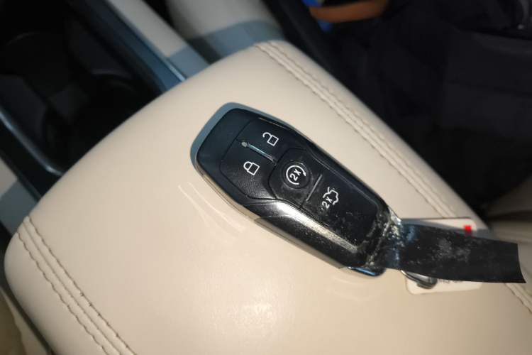 Used Lincoln MKC 2014 2.0T Four-Wheel Drive Luxury Edition Vehicle Key