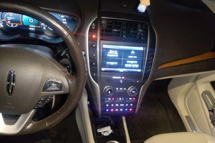 Used Lincoln MKC 2014 2.0T Two-Wheel-Drive Luxury Edition Audio And AC Panel