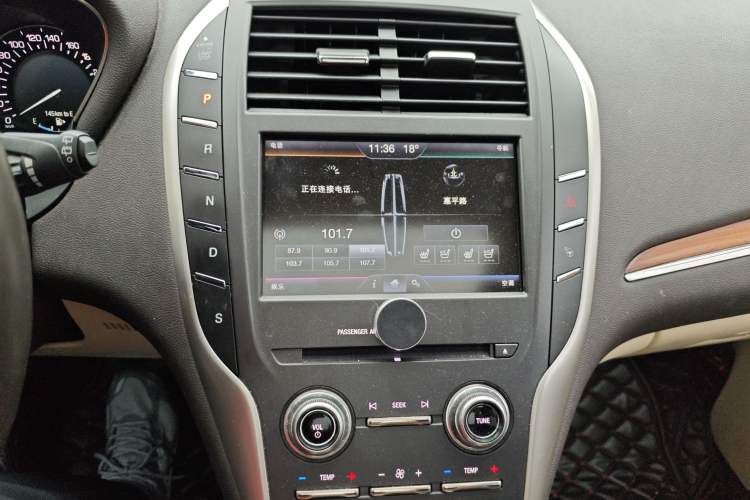 Used Lincoln MKC 2014 2.0T Two-Wheel-Drive Luxury Edition Audio And AC Panel