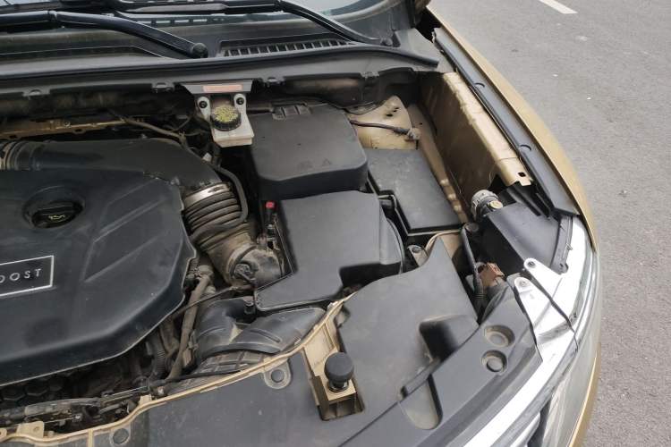 Used Lincoln MKC 2014 2.0T Four-Wheel Drive Luxury Edition Engine Bay Left