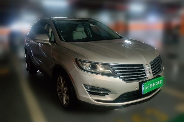 Used Lincoln MKC 2014 2.0T Two-Wheel-Drive Luxury Edition Front Right 45 Deg
