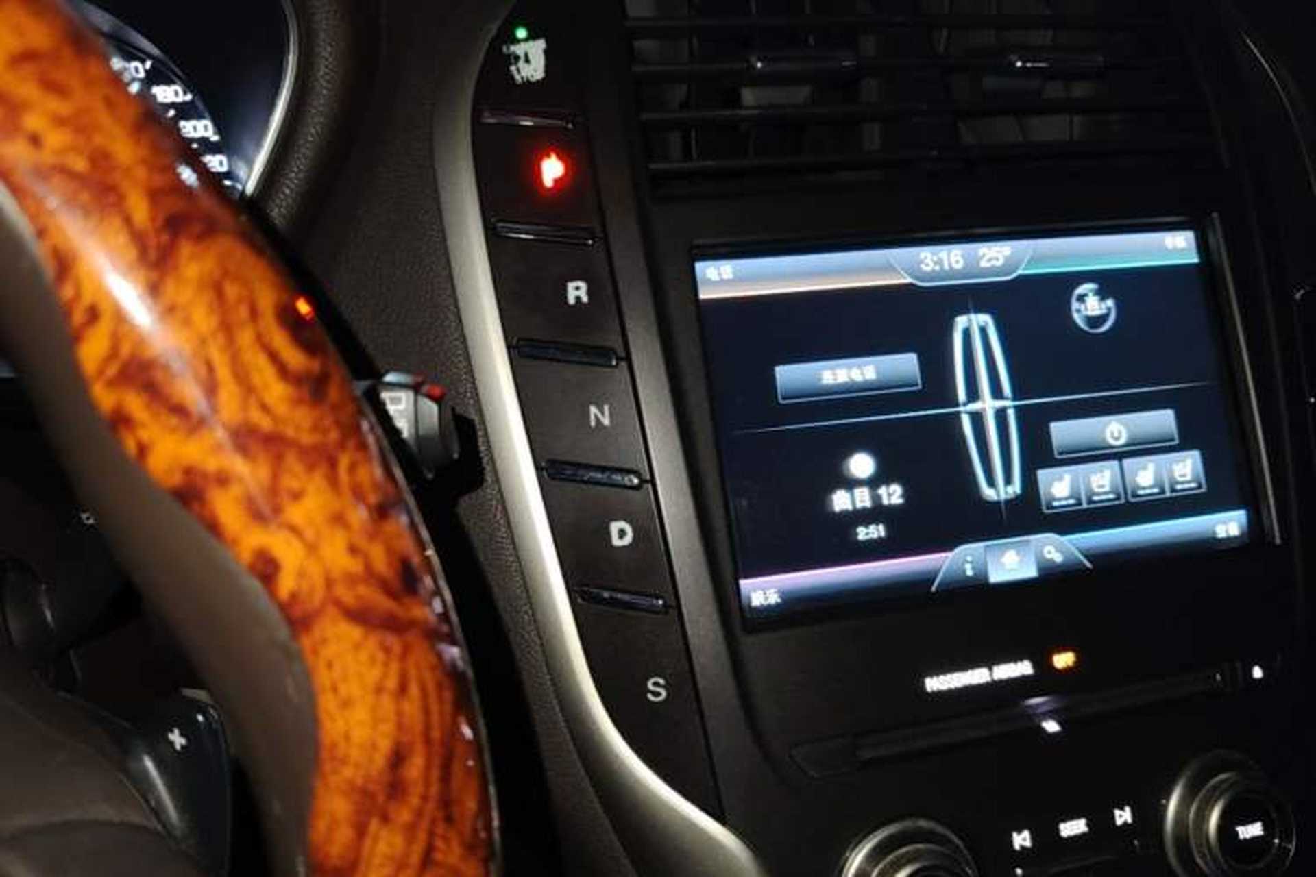 Used Lincoln MKC 2014 2.0T Two-Wheel-Drive Luxury Edition Gear Lever