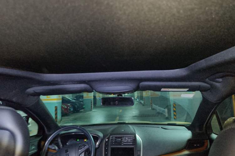Used Lincoln MKC 2014 2.0T Four-Wheel Drive Luxury Edition Headliner
