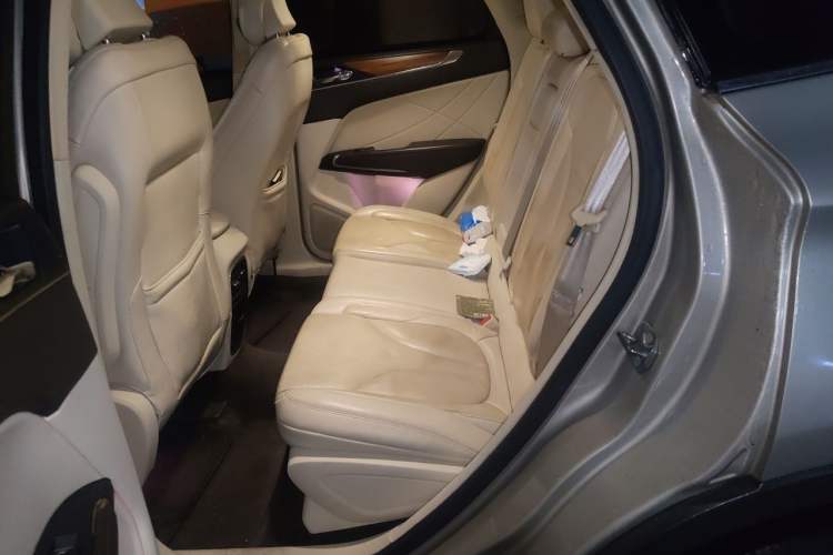 Used Lincoln MKC 2014 2.0T Two-Wheel-Drive Luxury Edition Left Rear Seat