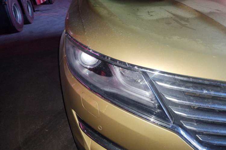 Used Lincoln MKC 2014 2.0T Four-Wheel Drive Luxury Edition Right Front Headlight