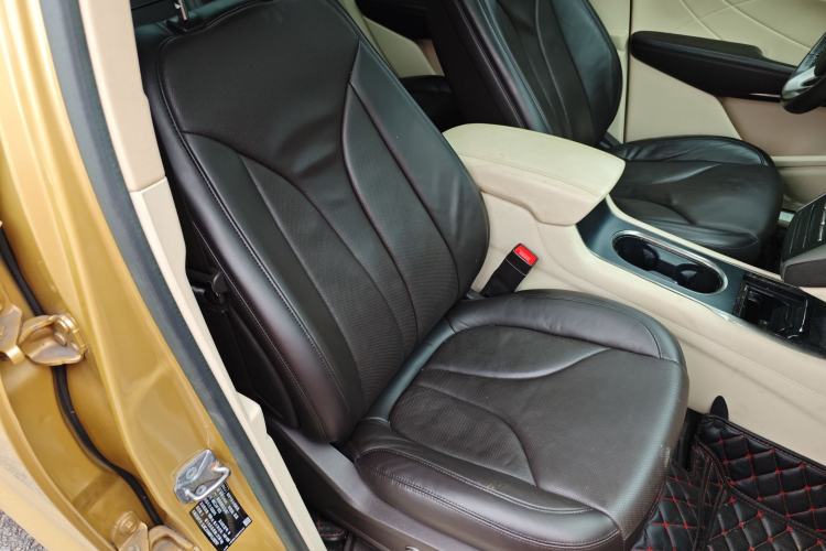 Used Lincoln MKC 2014 2.0T Two-Wheel-Drive Luxury Edition Right Front Seat