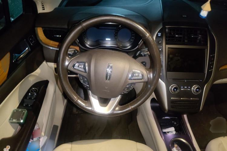 Used Lincoln MKC 2014 2.0T Two-Wheel-Drive Luxury Edition Steering Wheel