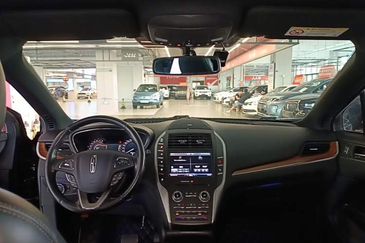 Used Lincoln MKC 2016 2.0T Two-Wheel Drive Luxury Edition Center Console