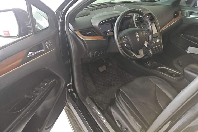 Used Lincoln MKC 2016 2.0T Two-Wheel Drive Luxury Edition Driver Seat