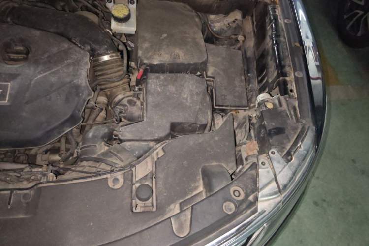 Used Lincoln MKC 2016 2.0T Two-Wheel Drive Luxury Edition Engine Bay Left